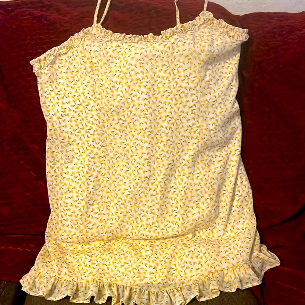This yellow Dress is perfect for summer for Brunch , Day shopping